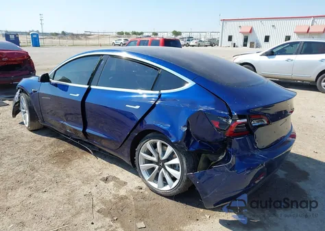 2018 Tesla Model 3 Long Range/Mid Range z USA, uszkodzony, nr VIN 5YJ3E1EA3JF049721